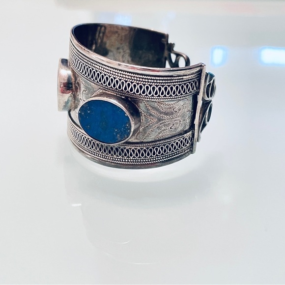 Vintage Lapis Lazuli Large Bali Design Filigree Cuff Bracelet in Sterlin… - Picture 6 of 10